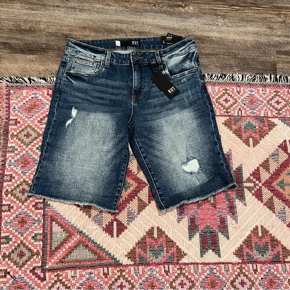 KUT from the Kloth Sophie Destruction Detail Fray Hem Bermuda Jean Shorts NWT - Picture 7 of 7